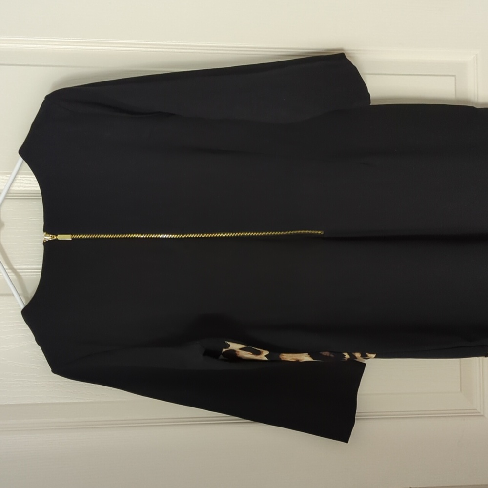 Dress - Picture 3 of 4